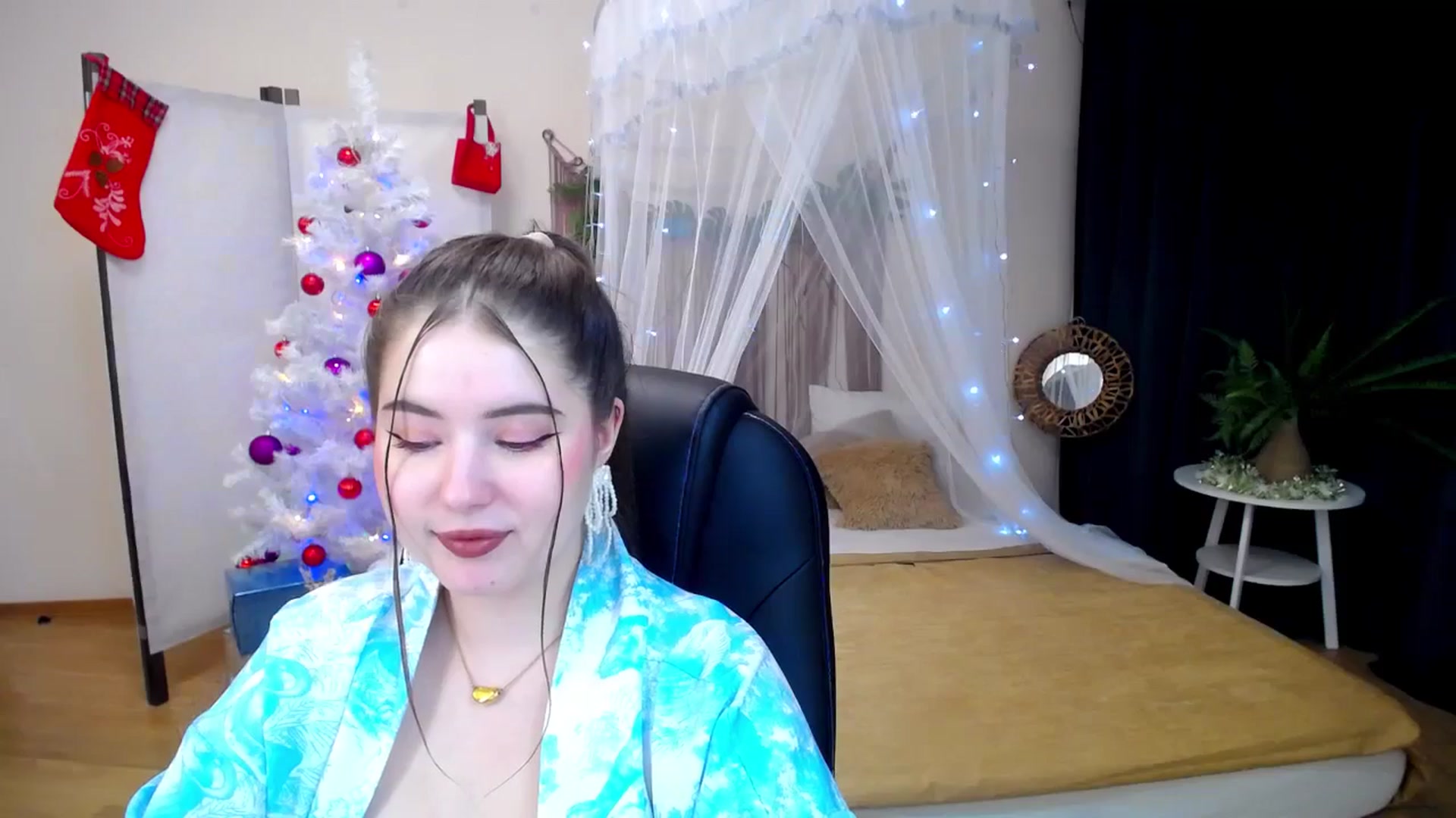 Gallery image thumbnail from AdmireMyEyes's myfreecams stream on, 12/18/2024, 22:31 image 5 of 20