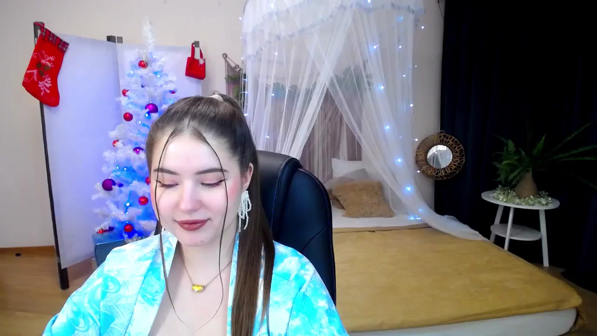 Gallery image thumbnail from AdmireMyEyes's myfreecams stream on, 12/18/2024, 22:31 image 14 of 20