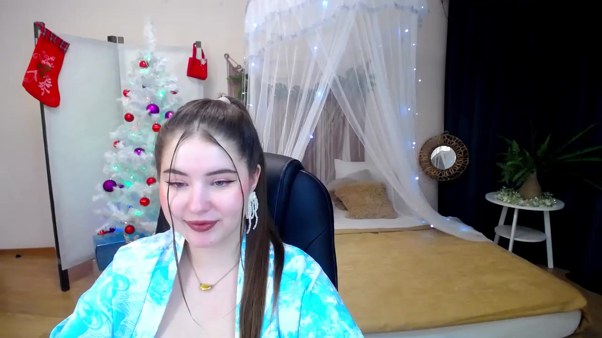 Gallery image thumbnail from AdmireMyEyes's myfreecams stream on, 12/18/2024, 22:31 image 15 of 20