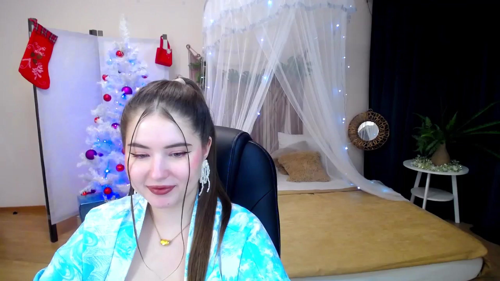 Gallery image thumbnail from AdmireMyEyes's myfreecams stream on, 12/18/2024, 22:31 image 17 of 20