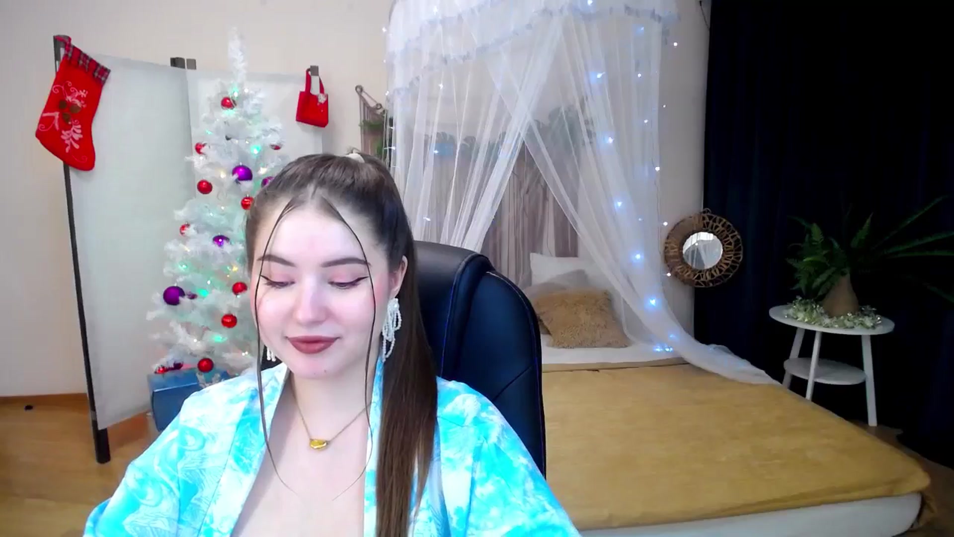Gallery image thumbnail from AdmireMyEyes's myfreecams stream on, 12/18/2024, 22:31 image 10 of 20