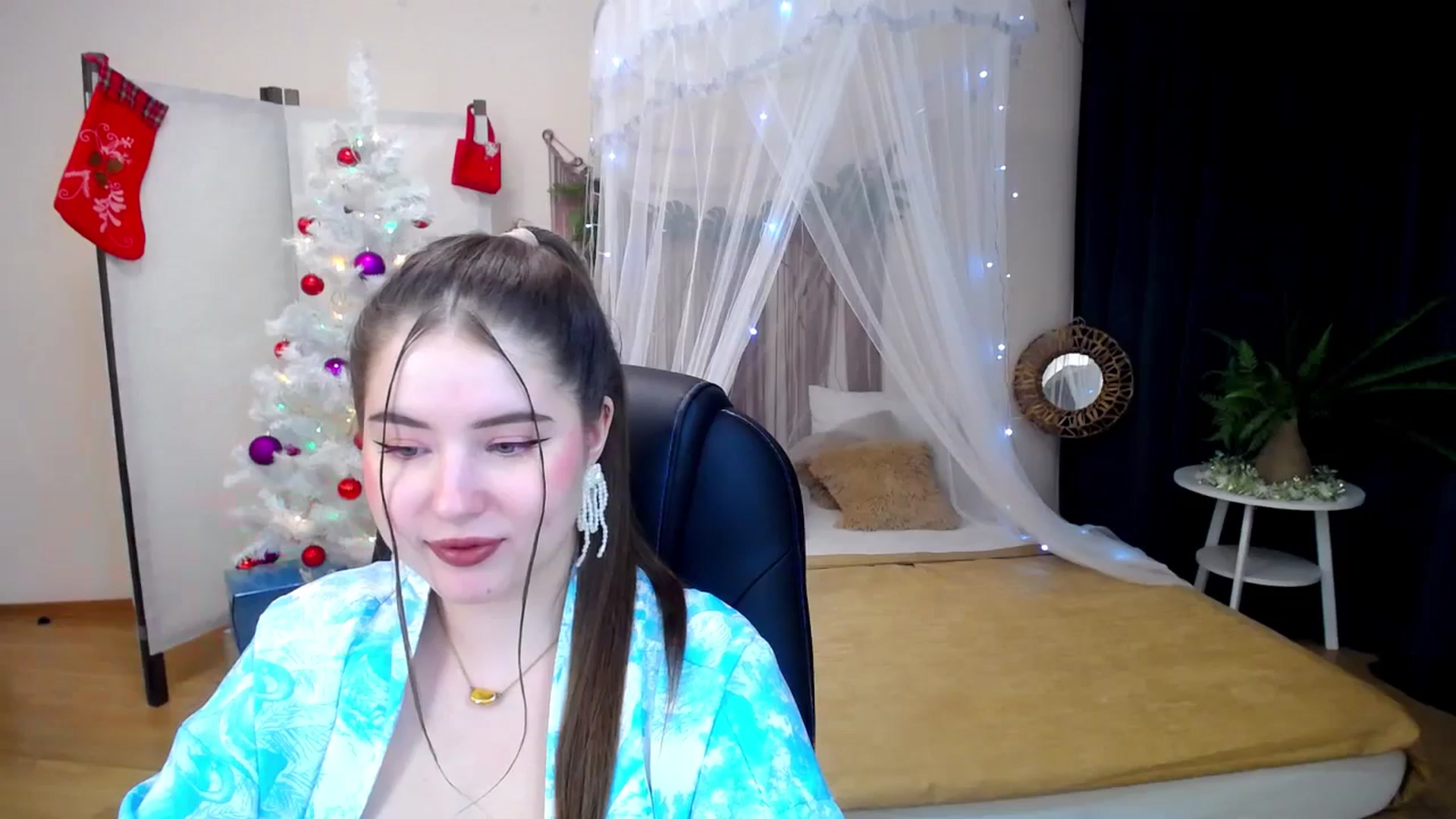 Gallery image thumbnail from AdmireMyEyes's myfreecams stream on, 12/18/2024, 22:31 image 19 of 20