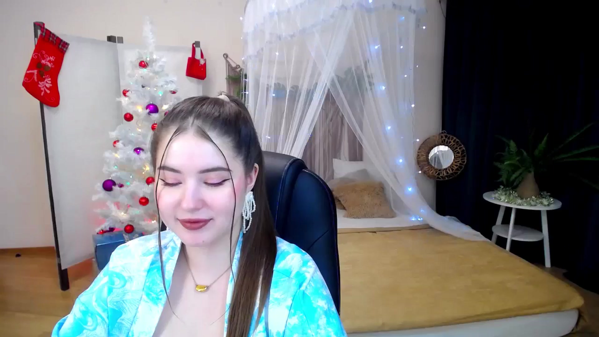 Gallery image thumbnail from AdmireMyEyes's myfreecams stream on, 12/18/2024, 22:31 image 12 of 20