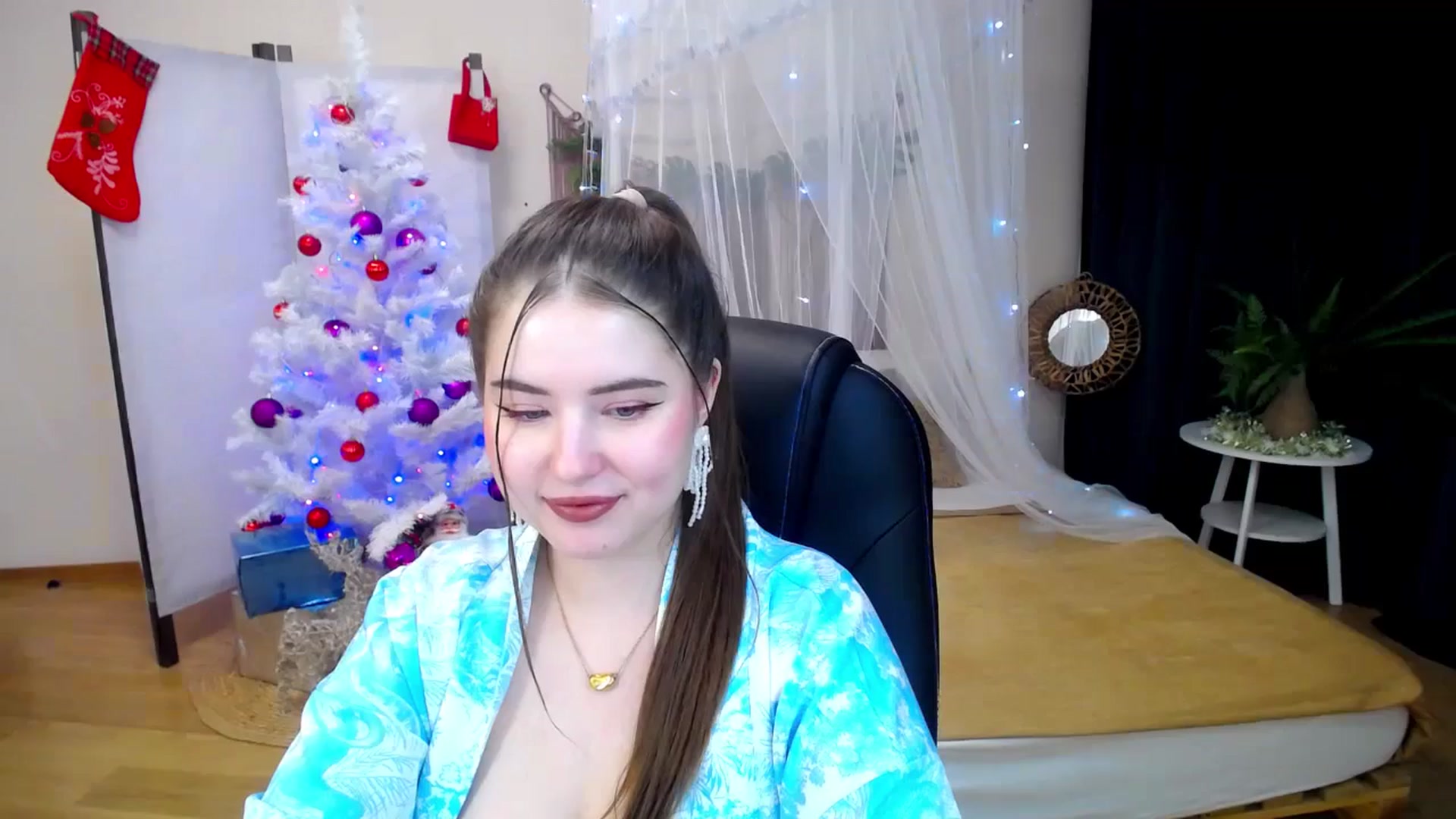 Gallery image thumbnail from AdmireMyEyes's myfreecams stream on, 12/18/2024, 23:39 image 10 of 20
