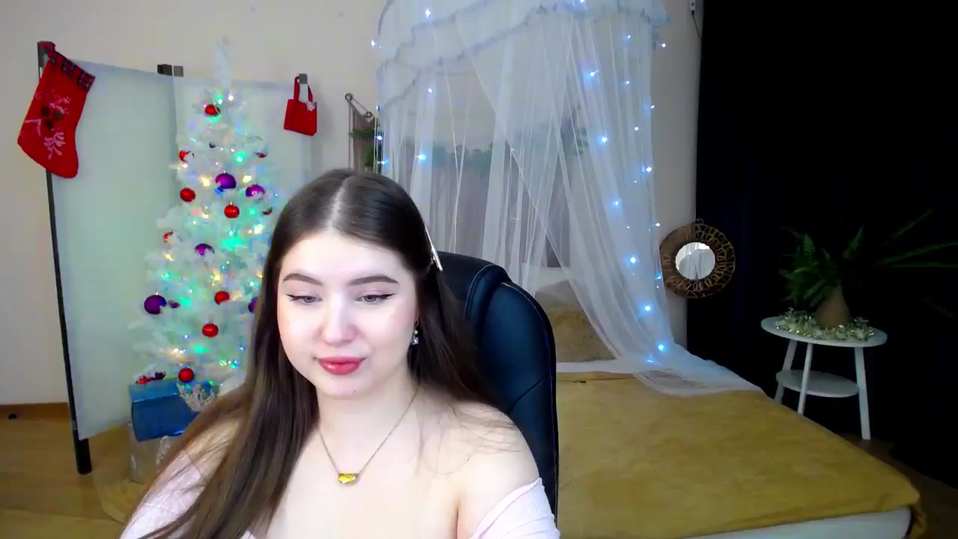 Gallery image thumbnail from AdmireMyEyes's myfreecams stream on, 12/19/2024, 19:10 image 20 of 20