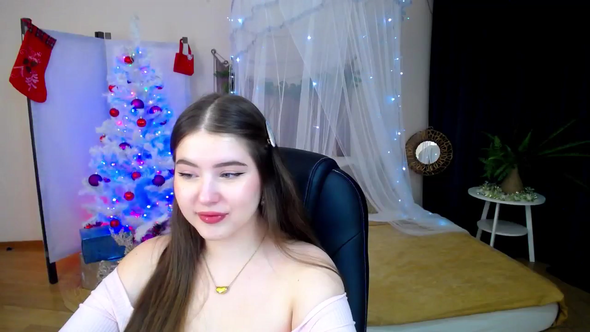 Gallery image thumbnail from AdmireMyEyes's myfreecams stream on, 12/19/2024, 20:33 image 7 of 20