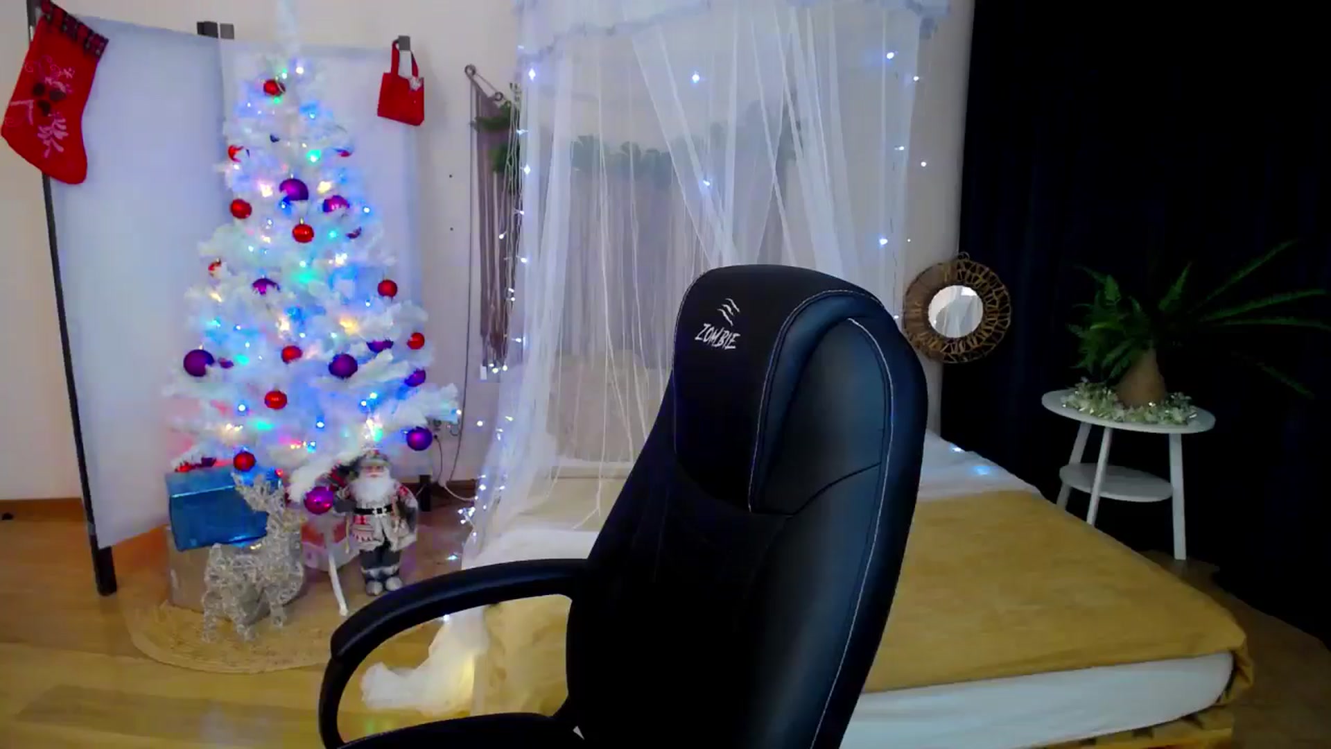 Gallery image thumbnail from AdmireMyEyes's myfreecams stream on, 12/19/2024, 21:47 image 9 of 20