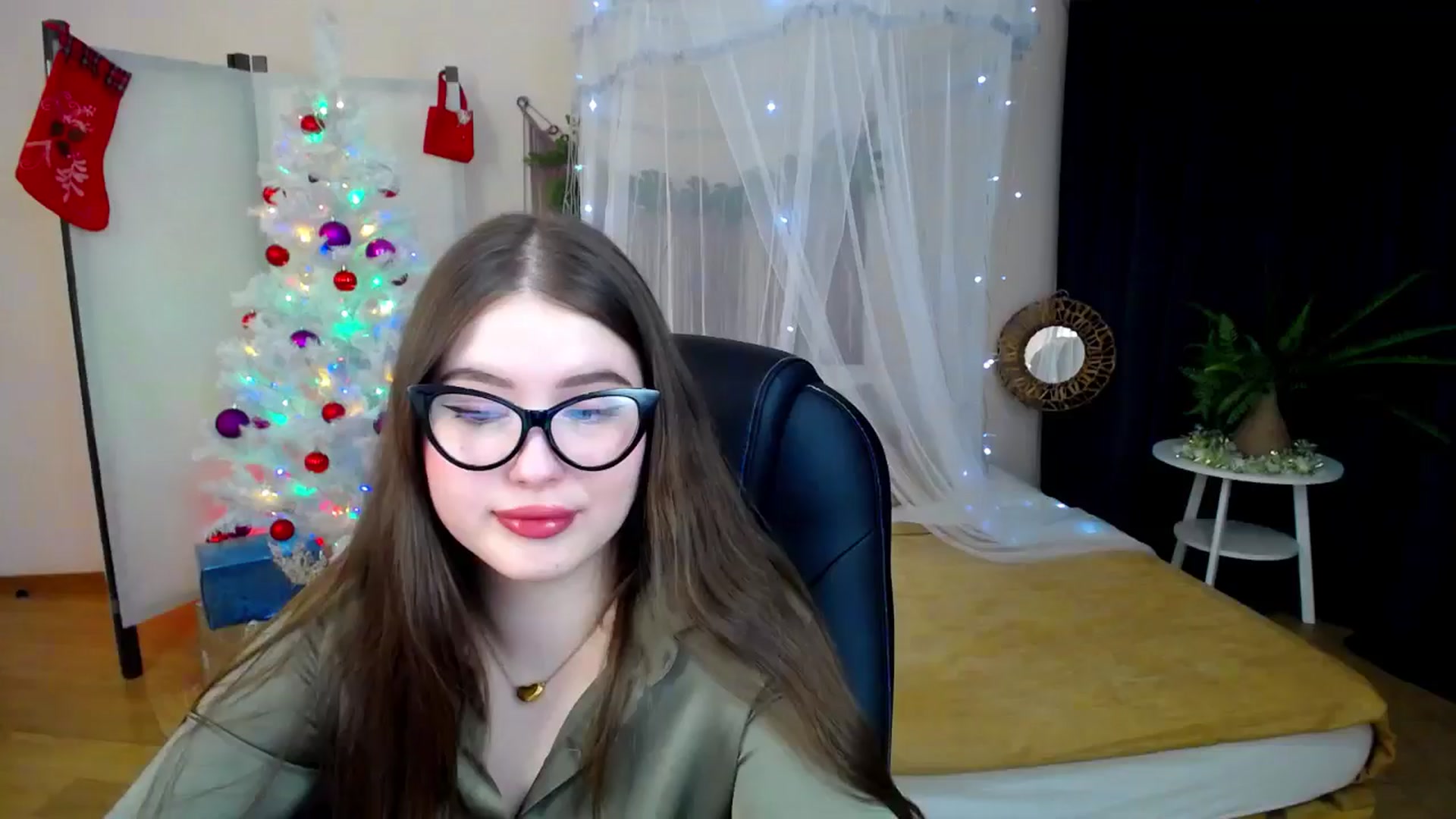 Gallery image thumbnail from AdmireMyEyes's myfreecams stream on, 12/19/2024, 21:47 image 20 of 20