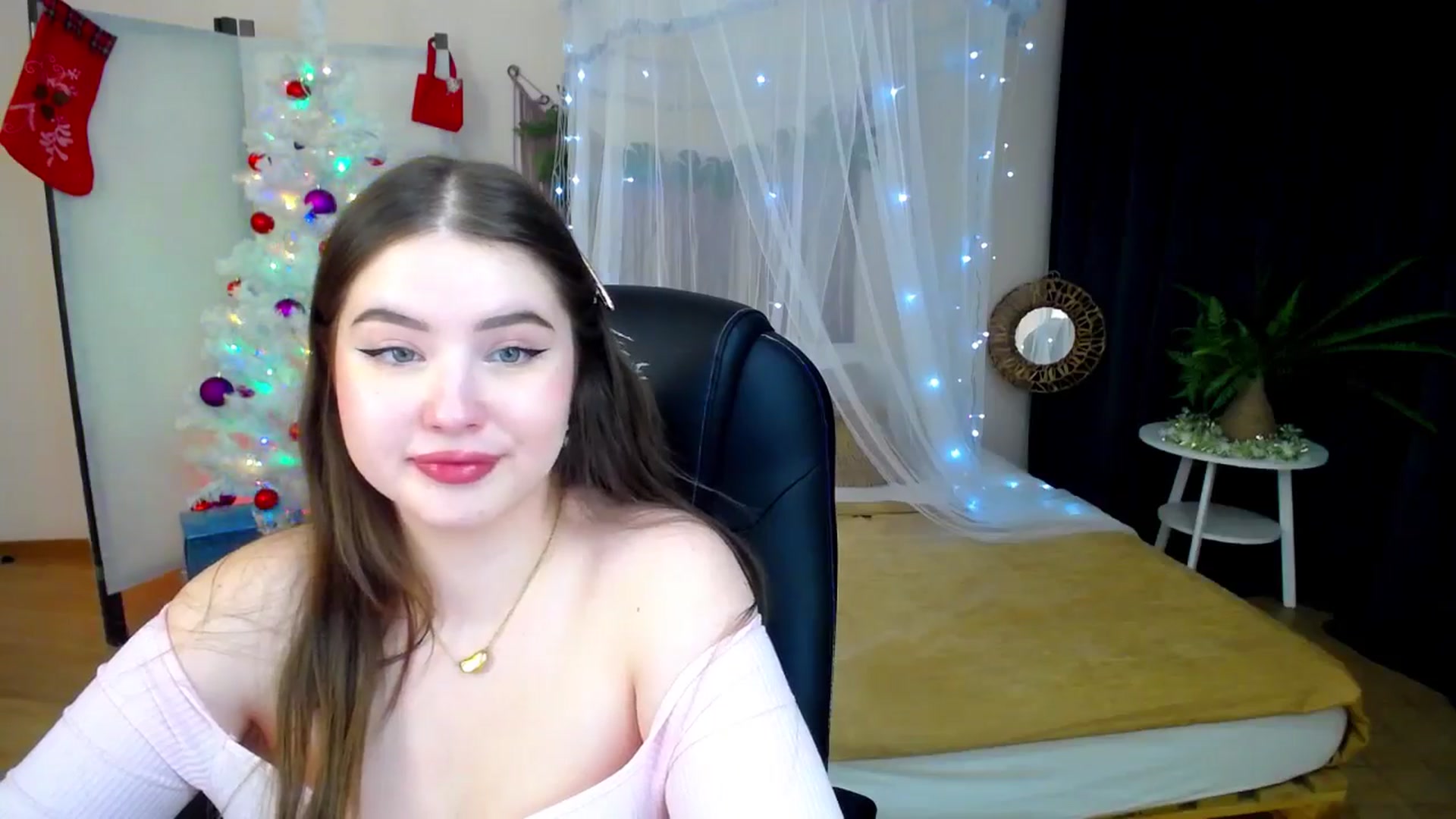 Gallery image thumbnail from AdmireMyEyes's myfreecams stream on, 12/19/2024, 21:47 image 5 of 20