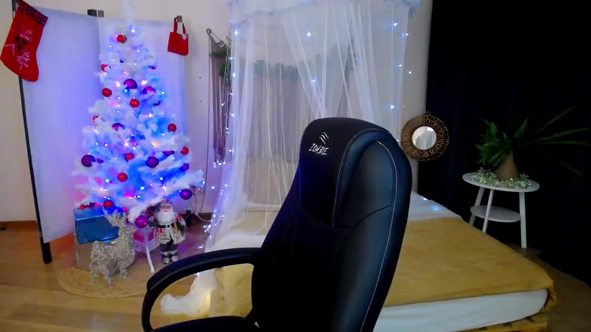 Gallery image thumbnail from AdmireMyEyes's myfreecams stream on, 12/19/2024, 21:47 image 8 of 20