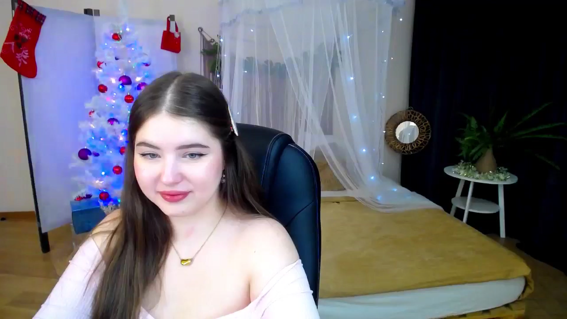 Gallery image thumbnail from AdmireMyEyes's myfreecams stream on, 12/19/2024, 21:47 image 7 of 20