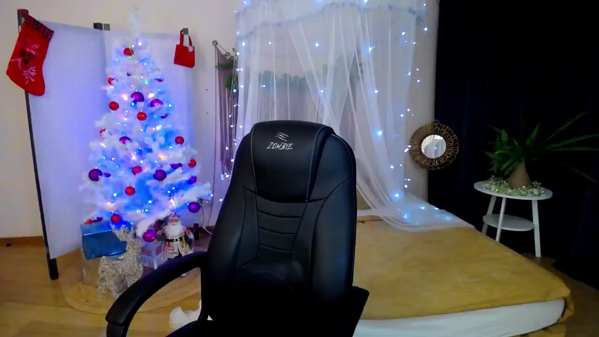 Gallery image thumbnail from AdmireMyEyes's myfreecams stream on, 12/19/2024, 23:00 image 11 of 20