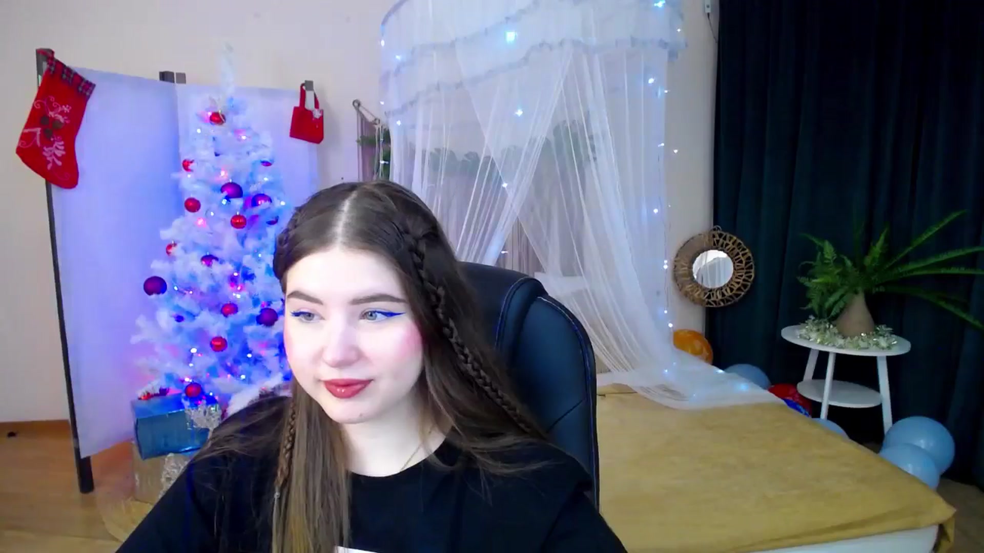 Gallery image thumbnail from AdmireMyEyes's myfreecams stream on, 12/21/2024, 19:04 image 8 of 20