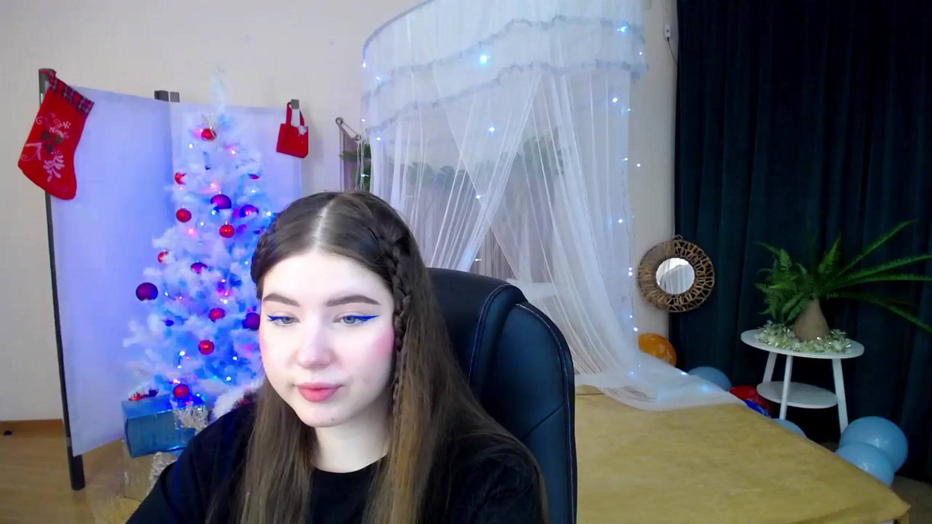 Gallery image thumbnail from AdmireMyEyes's myfreecams stream on, 12/21/2024, 19:04 image 3 of 20