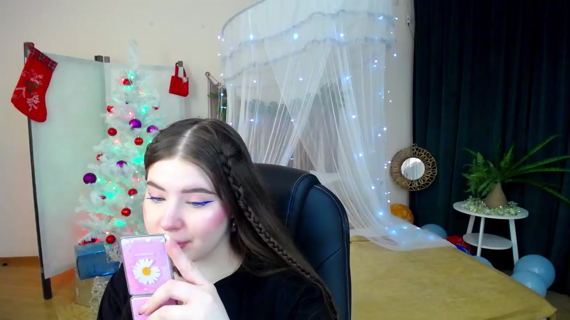 Gallery image thumbnail from AdmireMyEyes's myfreecams stream on, 12/21/2024, 19:04 image 4 of 20