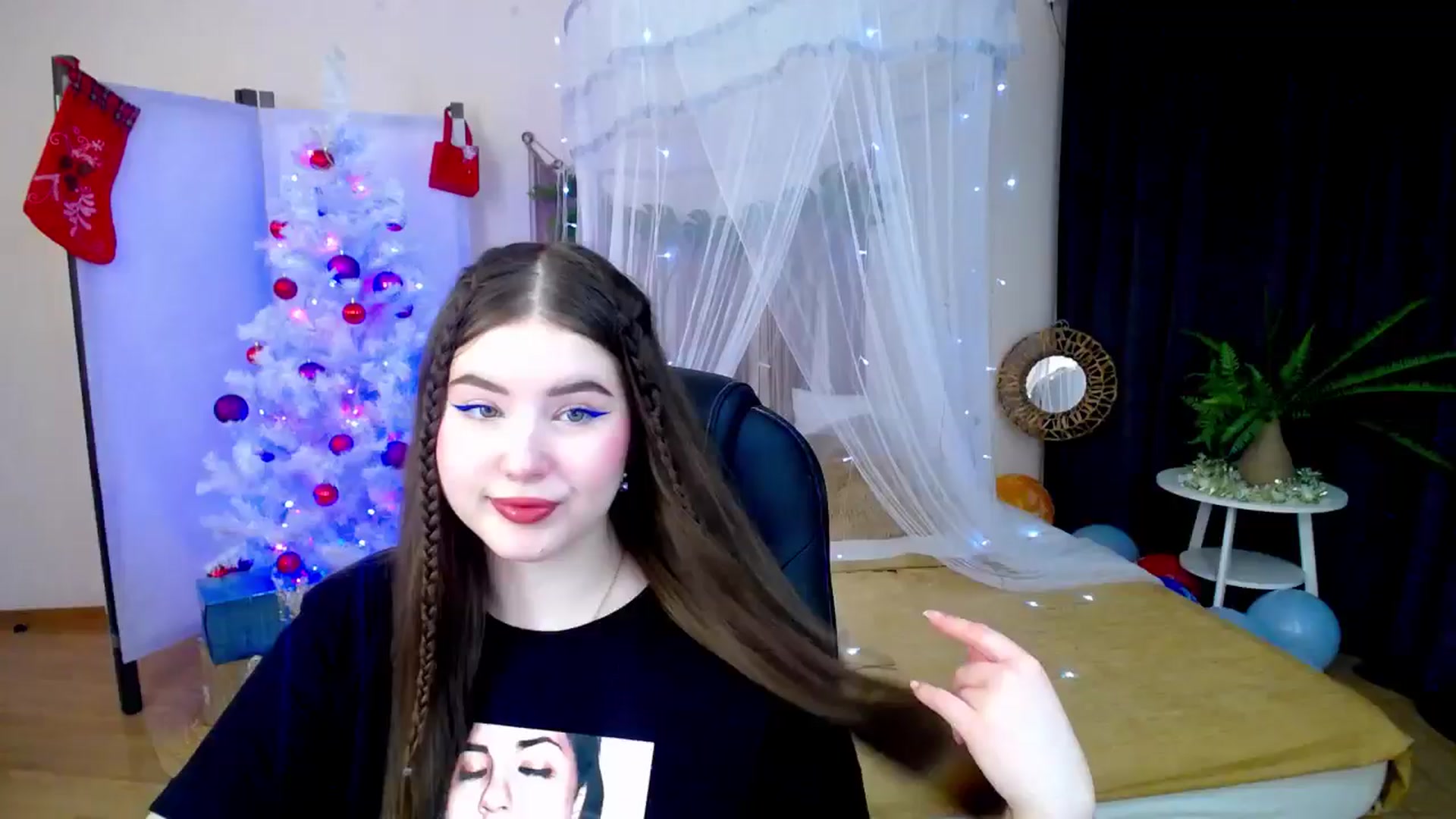 Gallery image thumbnail from AdmireMyEyes's myfreecams stream on, 12/21/2024, 19:46 image 12 of 20