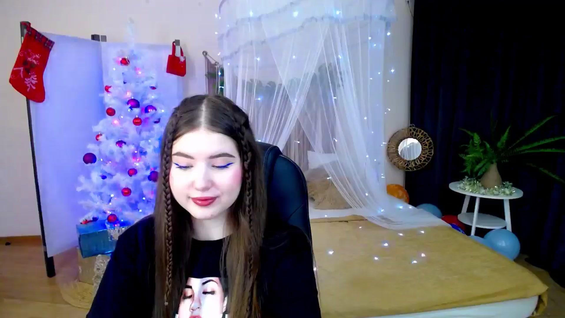Gallery image thumbnail from AdmireMyEyes's myfreecams stream on, 12/21/2024, 19:46 image 10 of 20