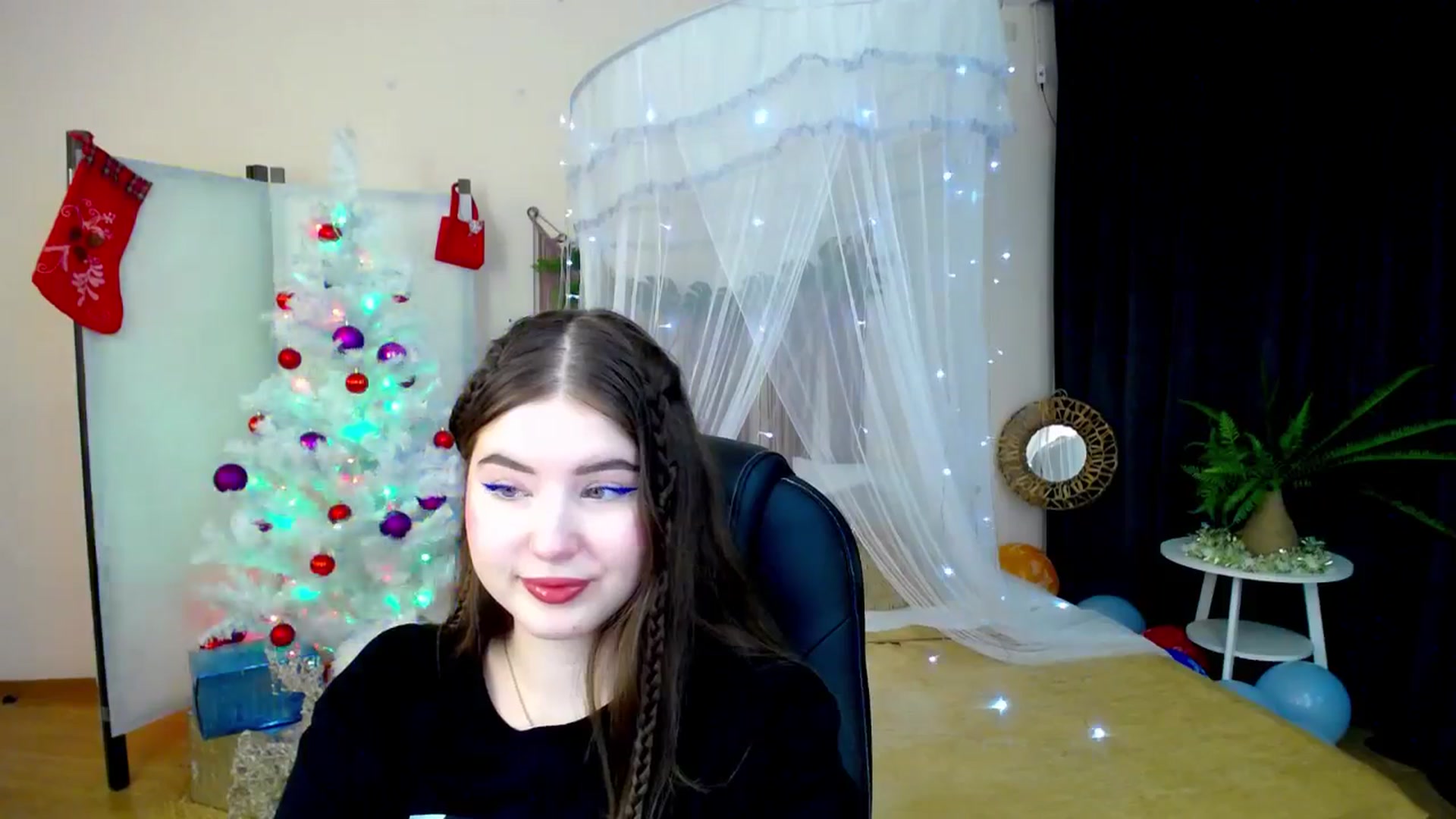 Gallery image thumbnail from AdmireMyEyes's myfreecams stream on, 12/21/2024, 19:46 image 5 of 20
