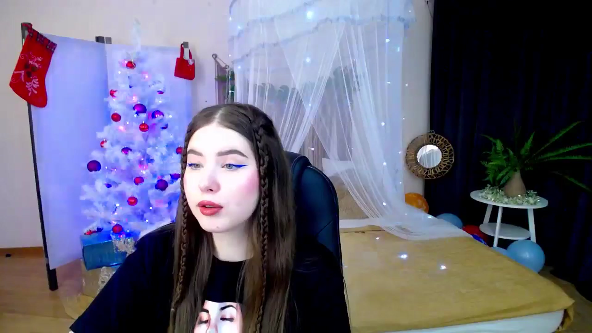 Gallery image thumbnail from AdmireMyEyes's myfreecams stream on, 12/21/2024, 19:46 image 11 of 20