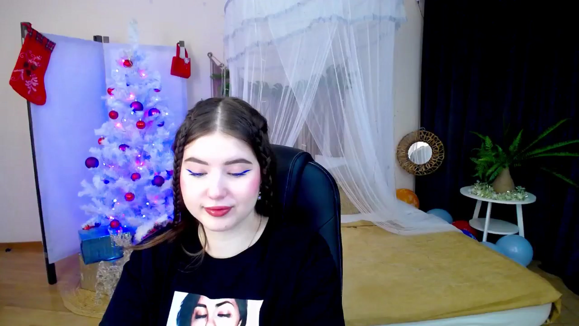 Gallery image thumbnail from AdmireMyEyes's myfreecams stream on, 12/21/2024, 19:46 image 8 of 20
