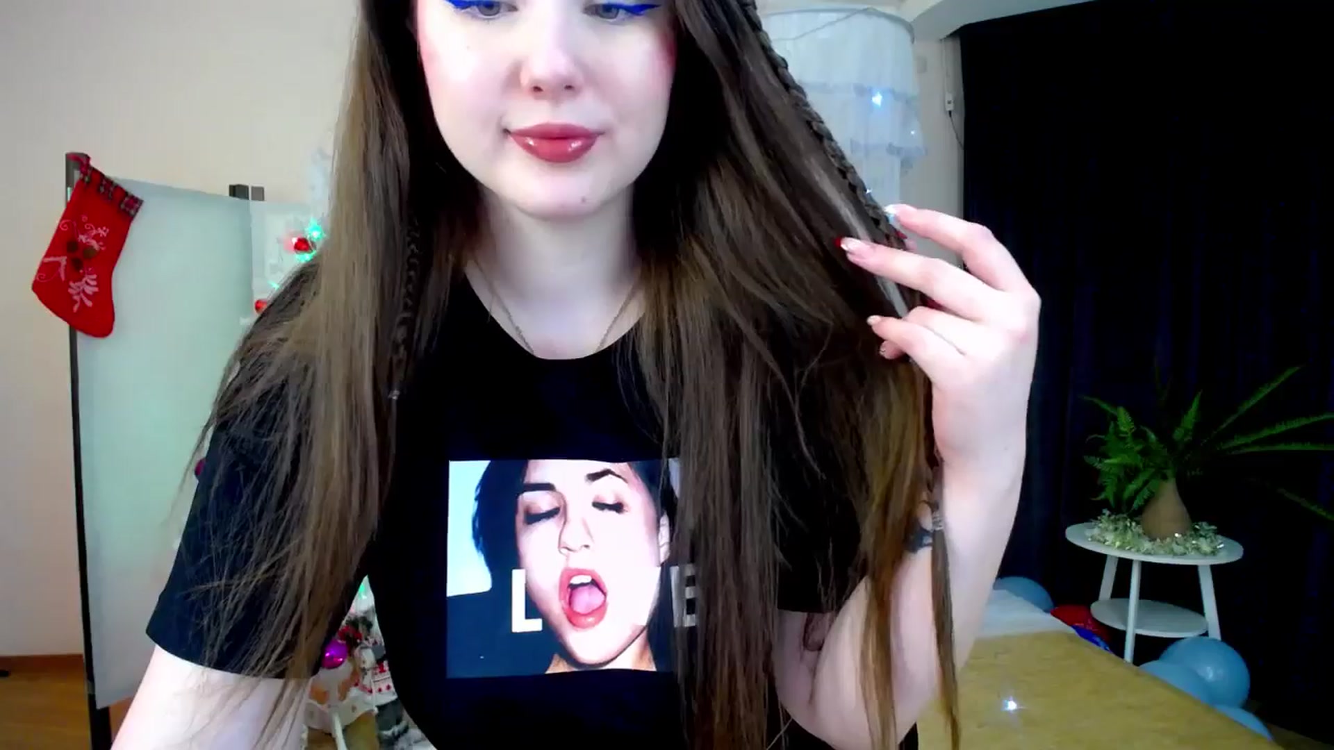 Gallery image thumbnail from AdmireMyEyes's myfreecams stream on, 12/21/2024, 20:22 image 18 of 20