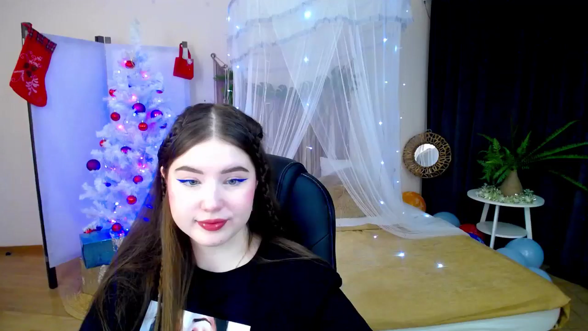 Gallery image thumbnail from AdmireMyEyes's myfreecams stream on, 12/21/2024, 20:22 image 8 of 20