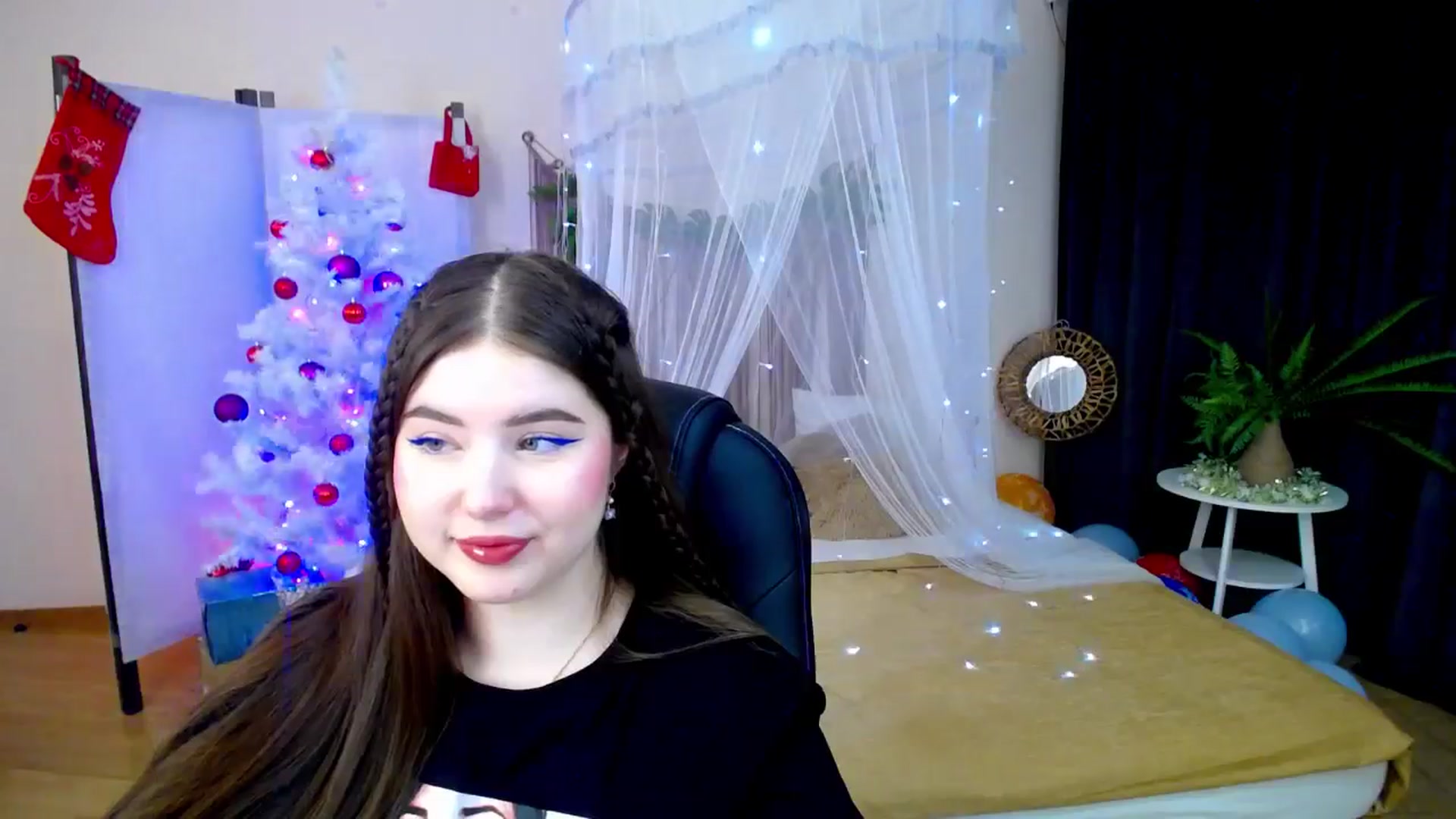 Gallery image thumbnail from AdmireMyEyes's myfreecams stream on, 12/21/2024, 20:22 image 13 of 20