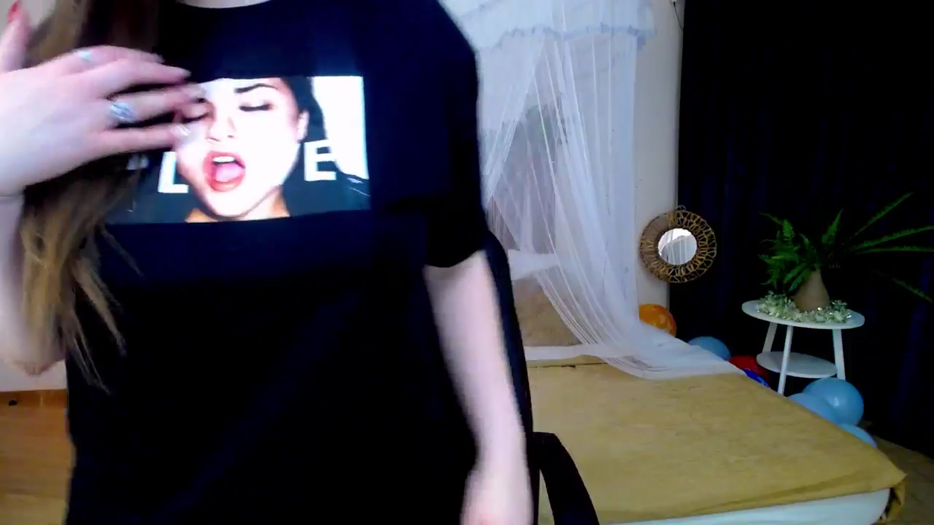 Gallery image thumbnail from AdmireMyEyes's myfreecams stream on, 12/21/2024, 20:22 image 15 of 20