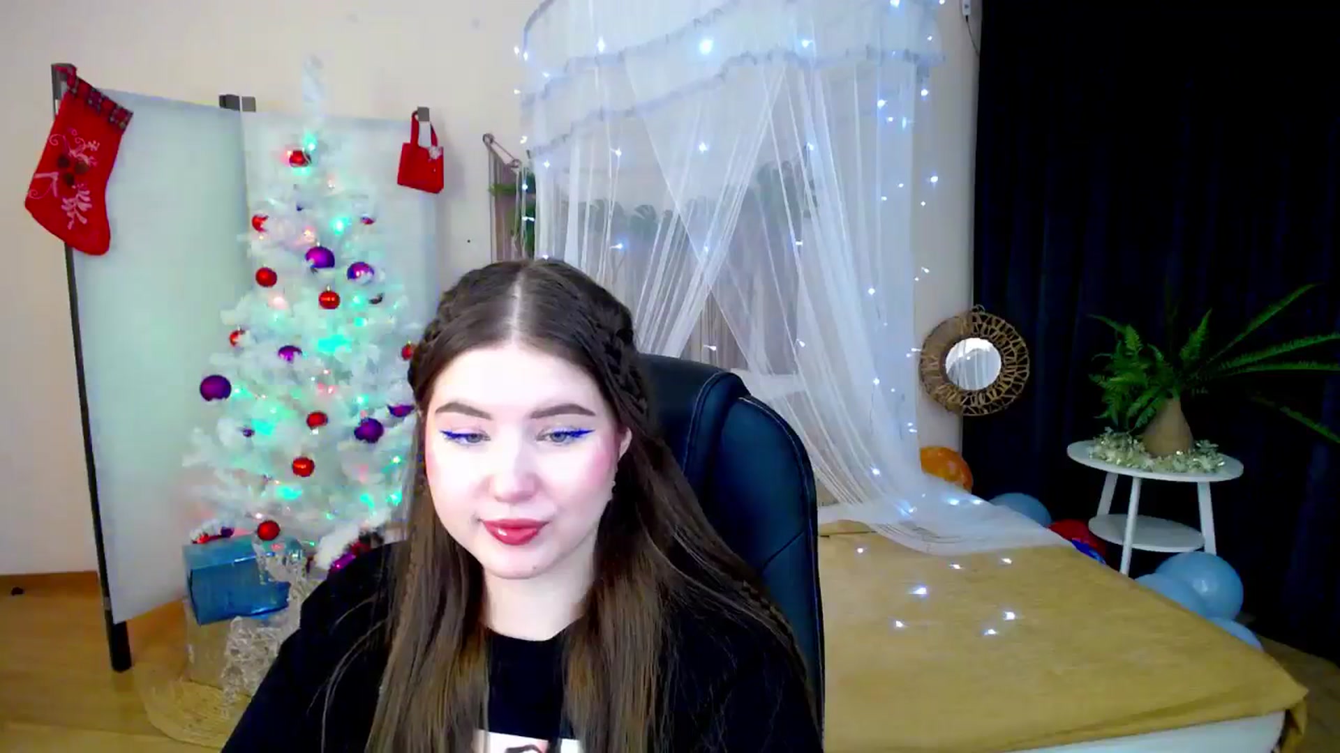 Gallery image thumbnail from AdmireMyEyes's myfreecams stream on, 12/21/2024, 20:49 image 14 of 20