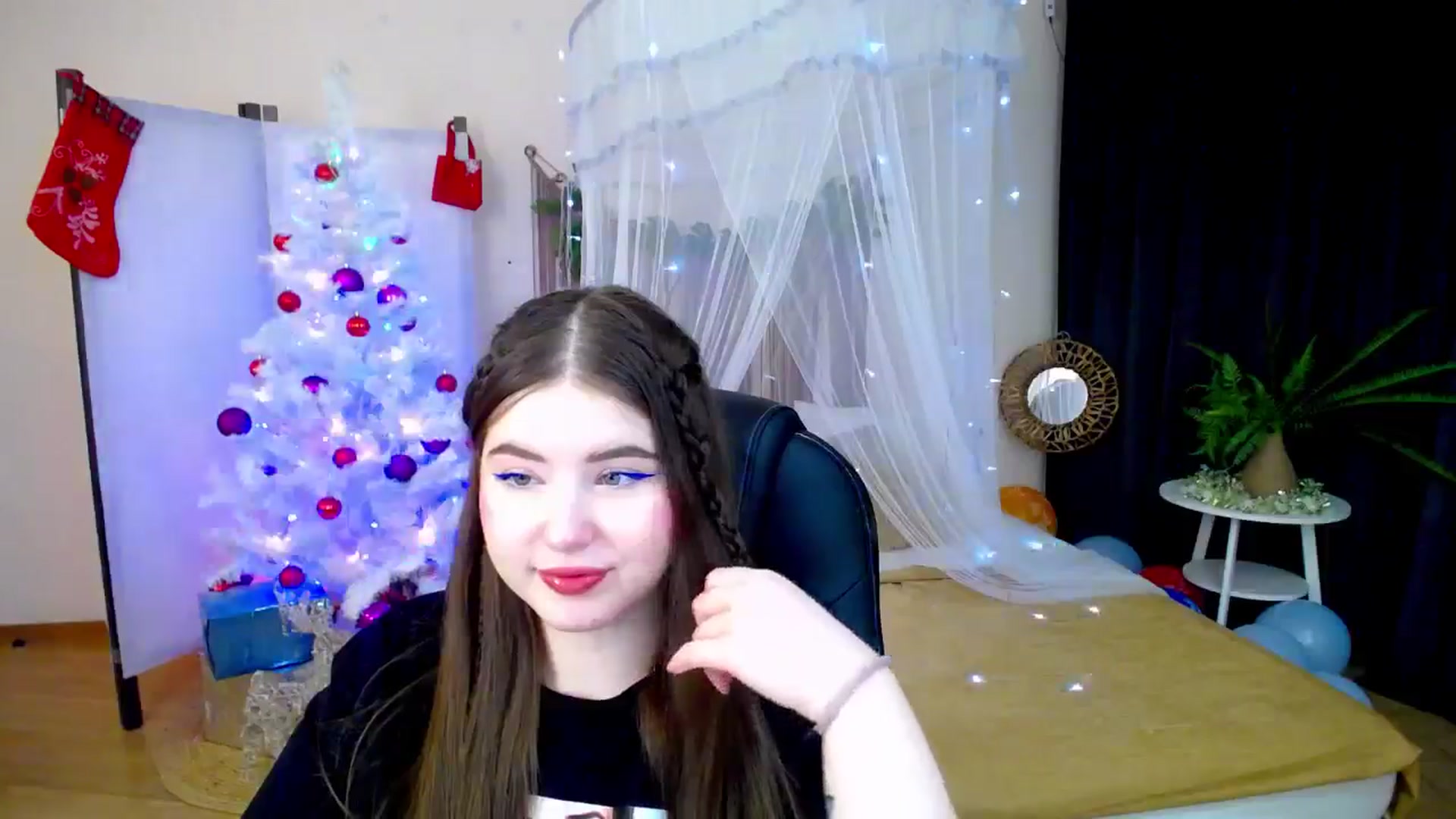 Gallery image thumbnail from AdmireMyEyes's myfreecams stream on, 12/21/2024, 20:49 image 10 of 20