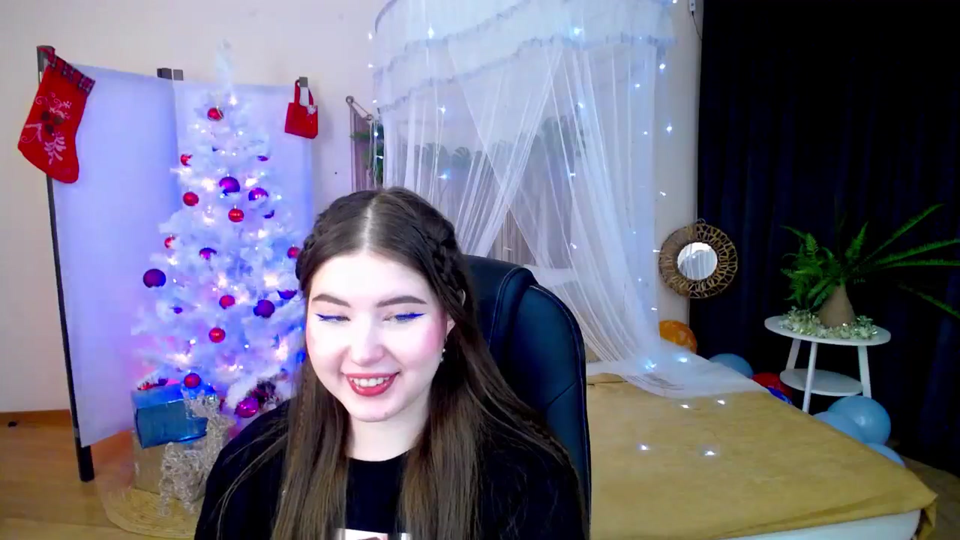 Gallery image thumbnail from AdmireMyEyes's myfreecams stream on, 12/21/2024, 20:49 image 16 of 20