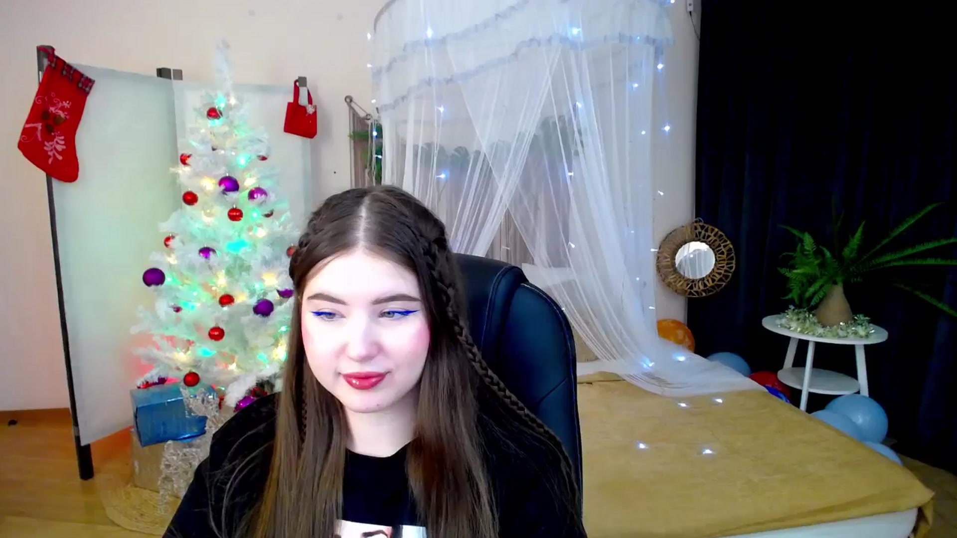 Gallery image thumbnail from AdmireMyEyes's myfreecams stream on, 12/21/2024, 20:49 image 9 of 20