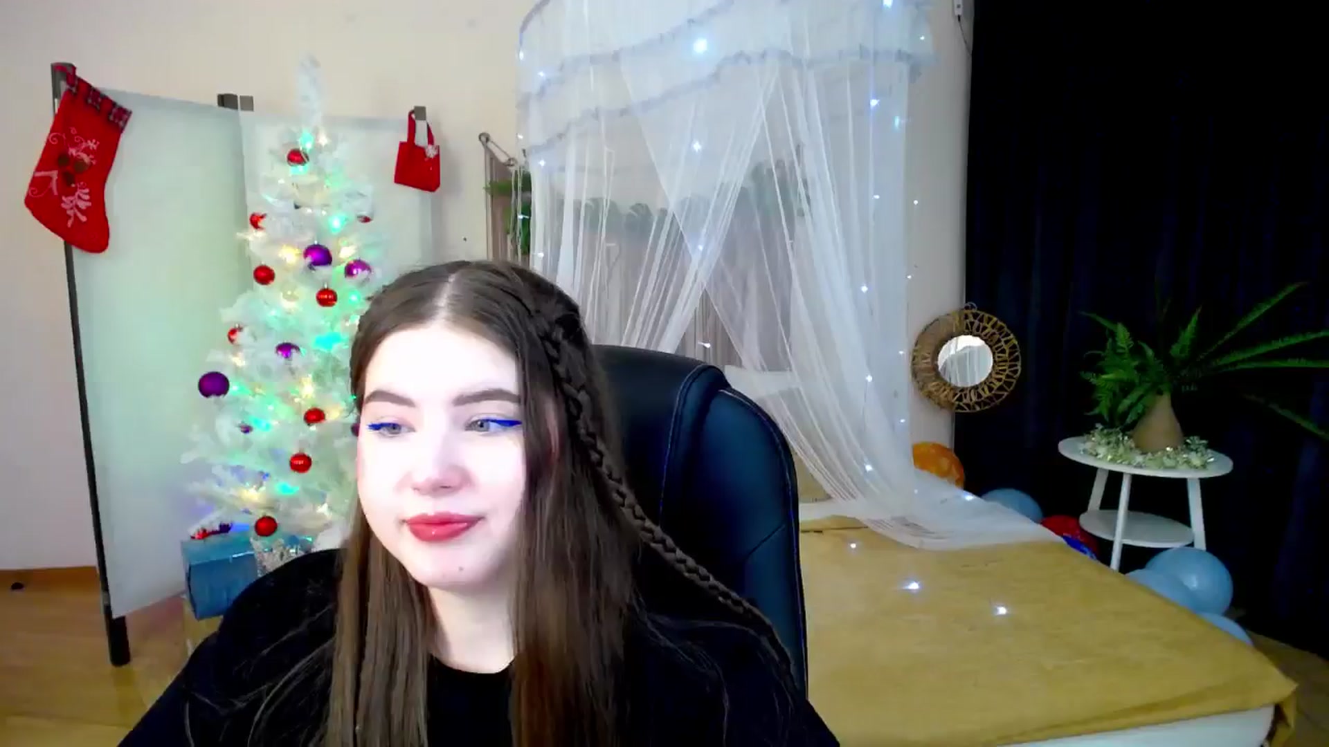 Gallery image thumbnail from AdmireMyEyes's myfreecams stream on, 12/21/2024, 20:49 image 11 of 20