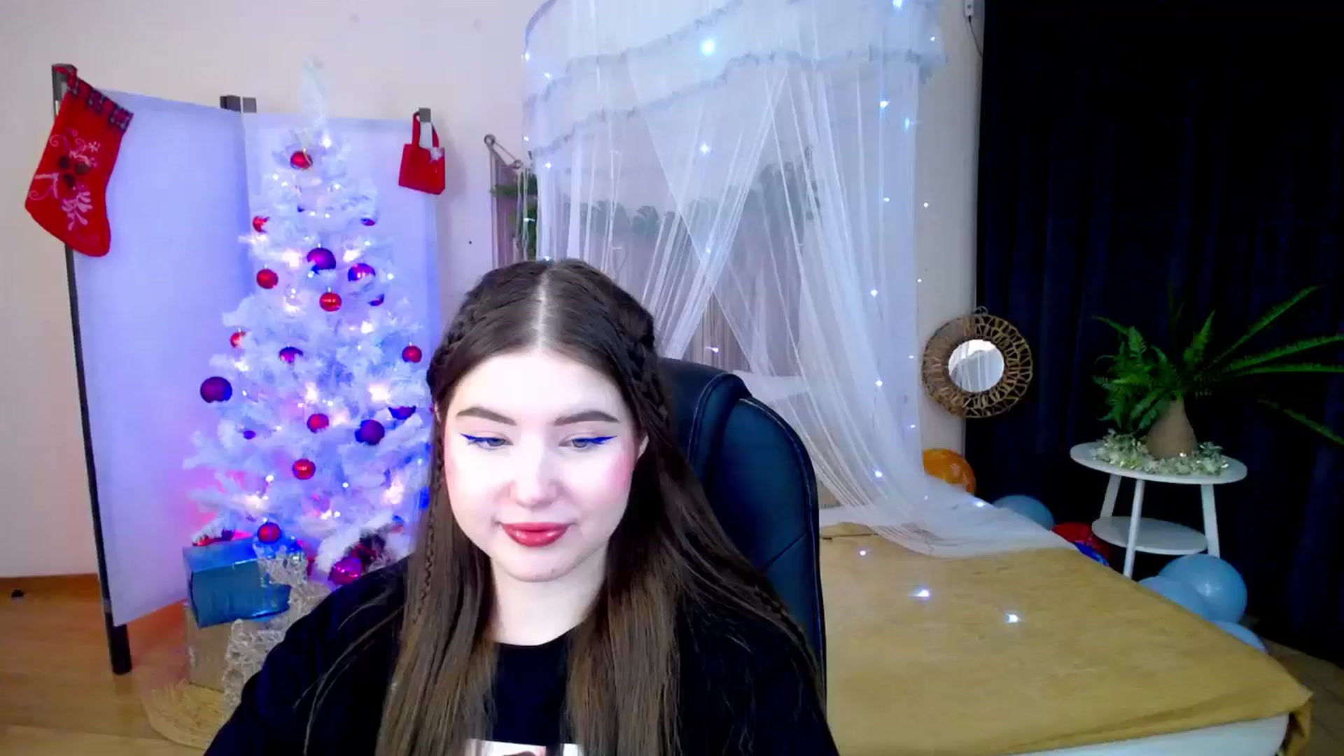 Gallery image thumbnail from AdmireMyEyes's myfreecams stream on, 12/21/2024, 20:49 image 19 of 20