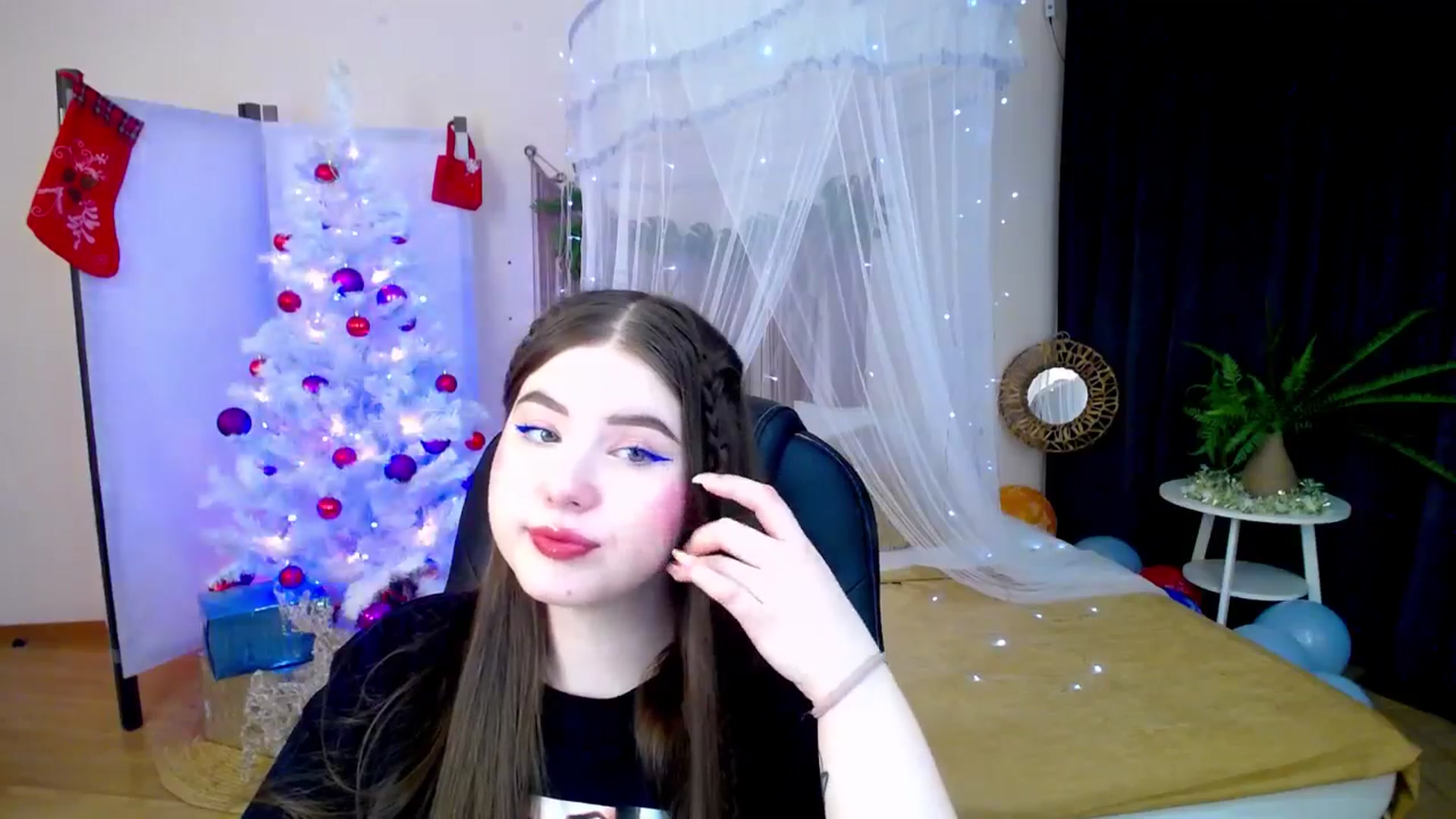 Gallery image thumbnail from AdmireMyEyes's myfreecams stream on, 12/21/2024, 20:49 image 6 of 20