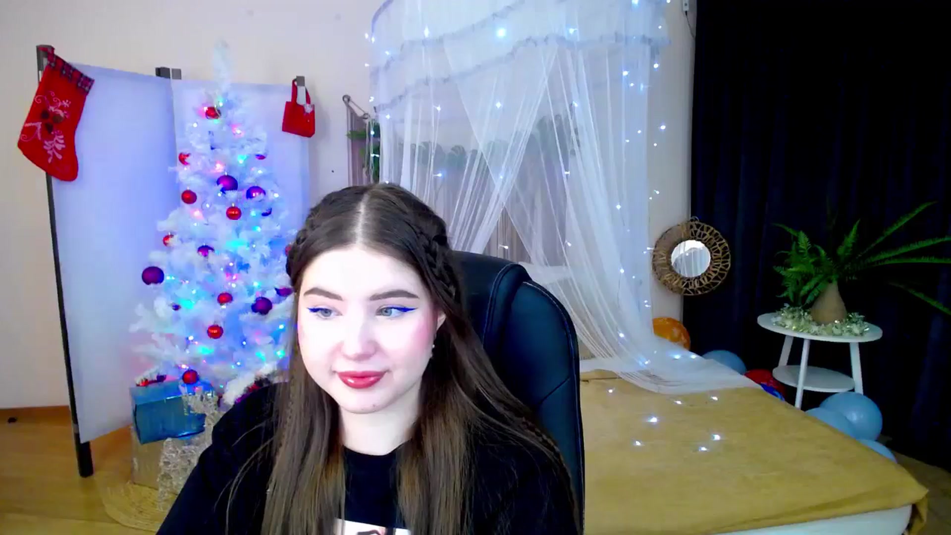 Gallery image thumbnail from AdmireMyEyes's myfreecams stream on, 12/21/2024, 20:49 image 15 of 20