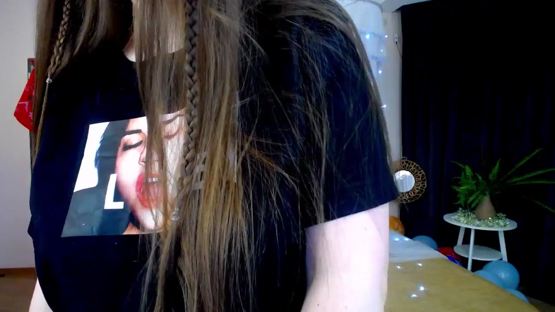 Gallery image thumbnail from AdmireMyEyes's myfreecams stream on, 12/21/2024, 21:25 image 10 of 20