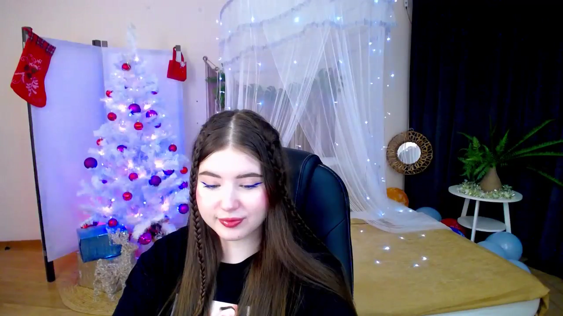 Gallery image thumbnail from AdmireMyEyes's myfreecams stream on, 12/21/2024, 21:25 image 8 of 20