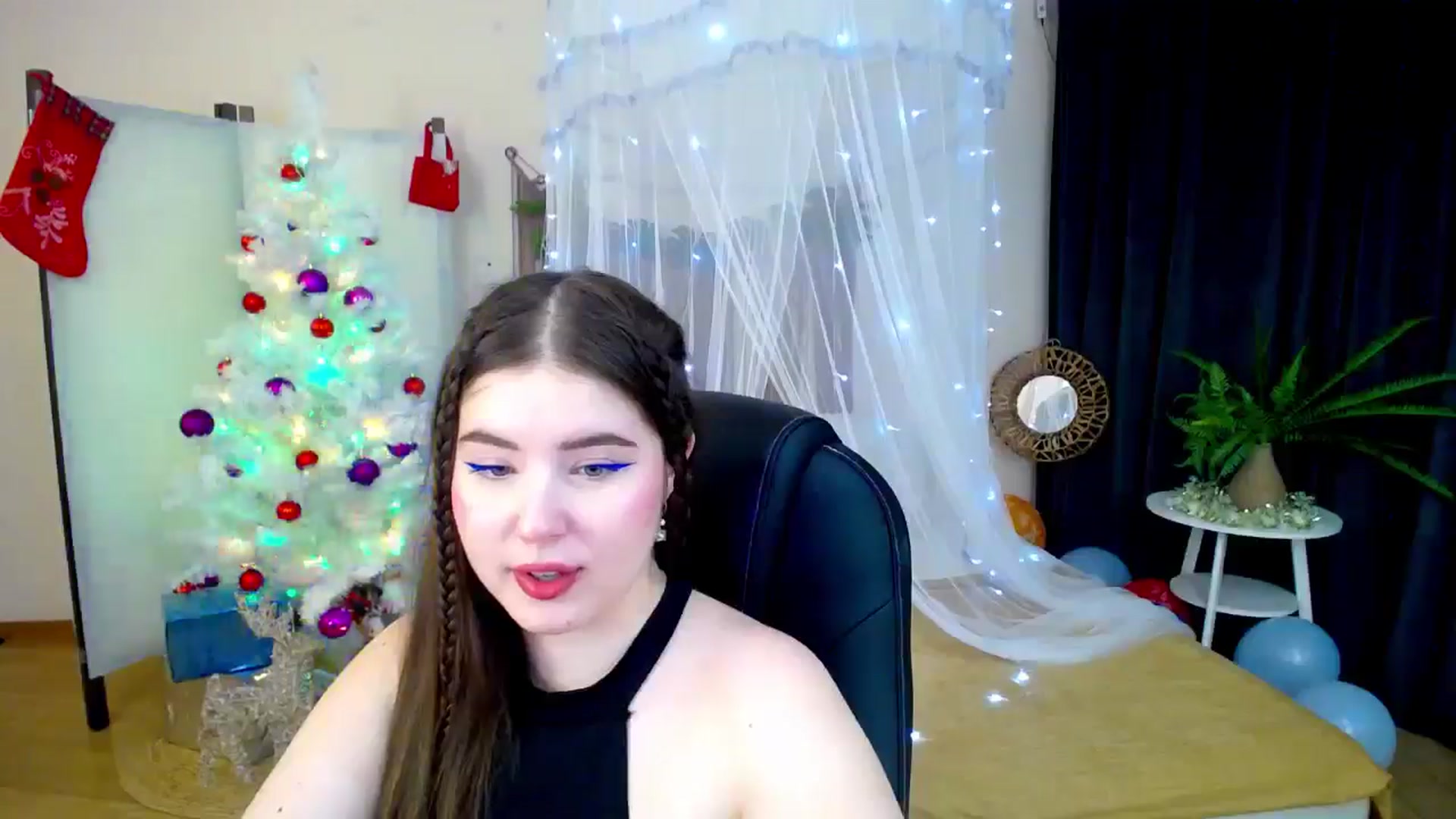 Gallery image thumbnail from AdmireMyEyes's myfreecams stream on, 12/21/2024, 23:36 image 20 of 20
