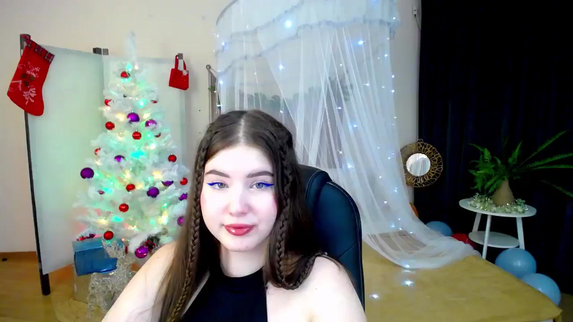 Gallery image thumbnail from AdmireMyEyes's myfreecams stream on, 12/21/2024, 23:36 image 2 of 20