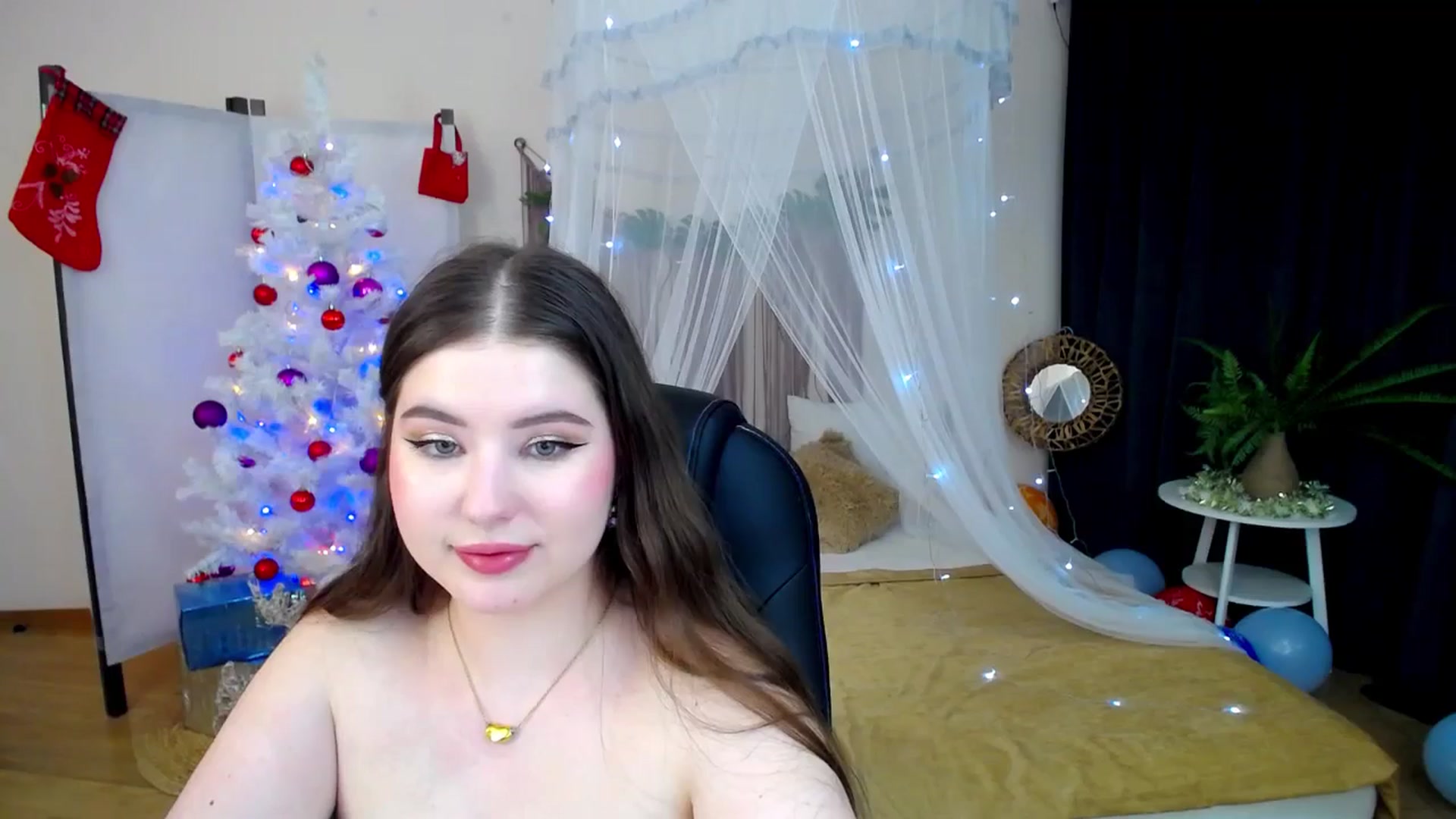 Gallery image thumbnail from AdmireMyEyes's myfreecams stream on, 12/23/2024, 07:42 image 11 of 20