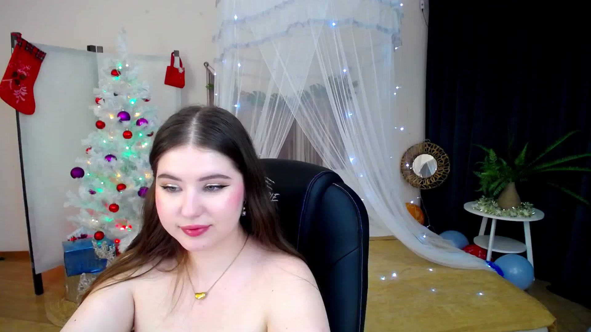 Gallery image thumbnail from AdmireMyEyes's myfreecams stream on, 12/23/2024, 09:27 image 13 of 20