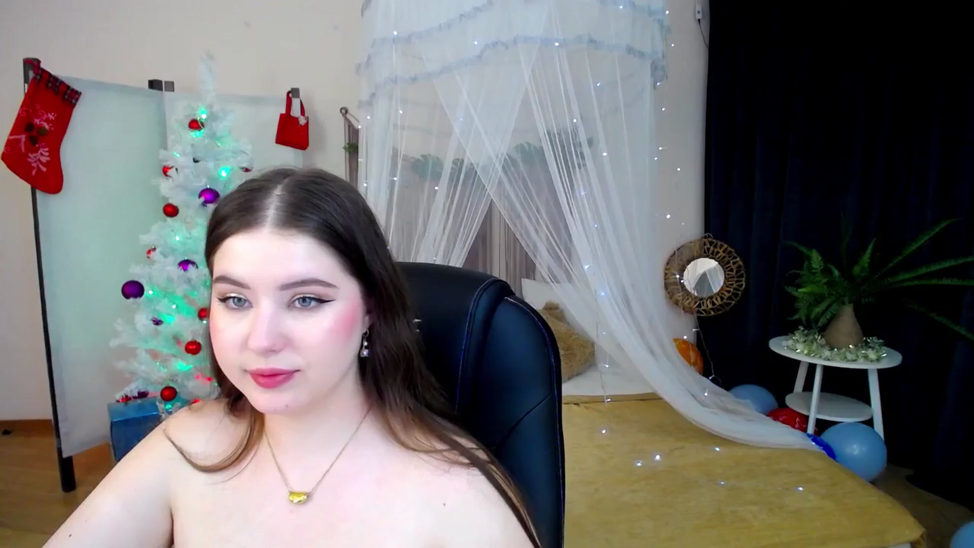 Gallery image thumbnail from AdmireMyEyes's myfreecams stream on, 12/23/2024, 09:27 image 2 of 20