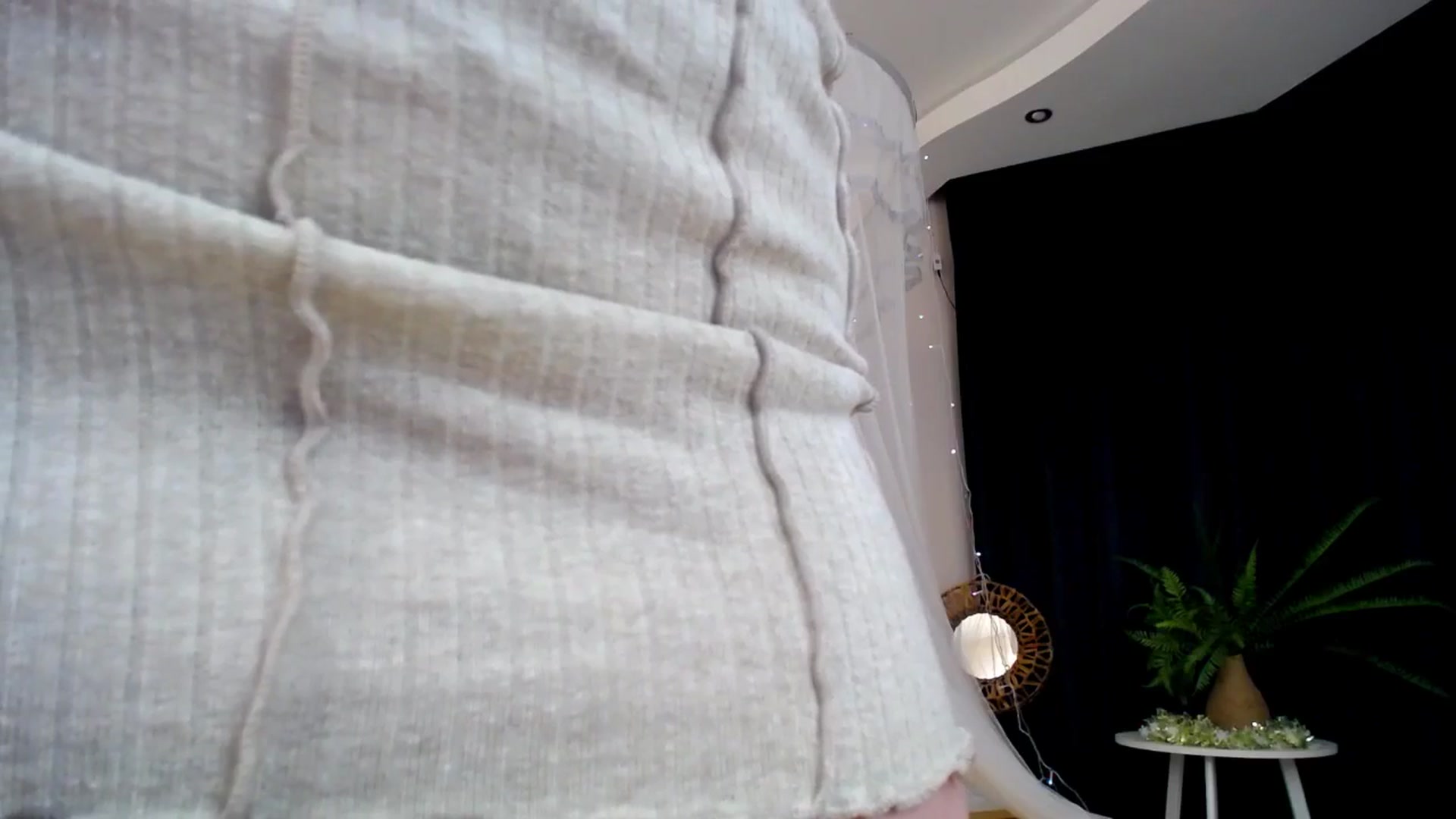 Gallery image thumbnail from AdmireMyEyes's myfreecams stream on, 12/23/2024, 11:28 image 18 of 20