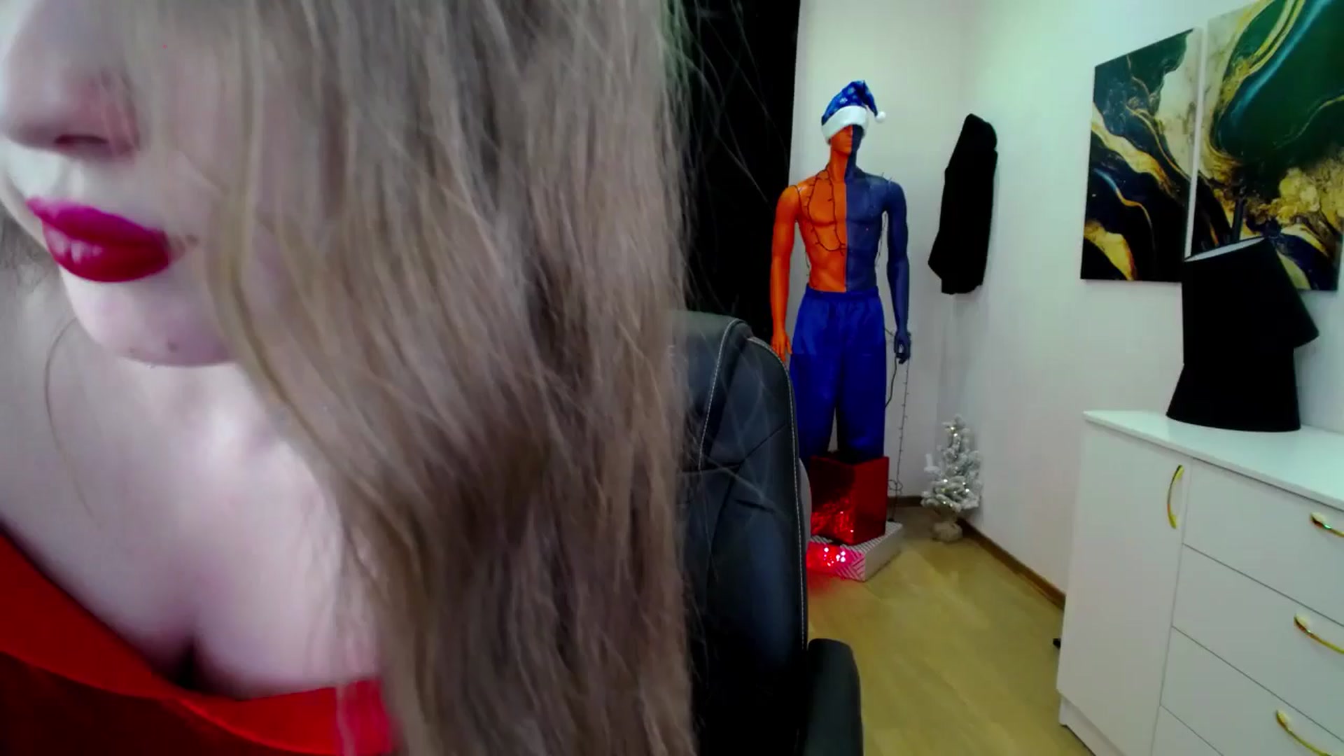 Gallery image thumbnail from AdmireMyEyes's myfreecams stream on, 12/24/2024, 06:53 image 18 of 20
