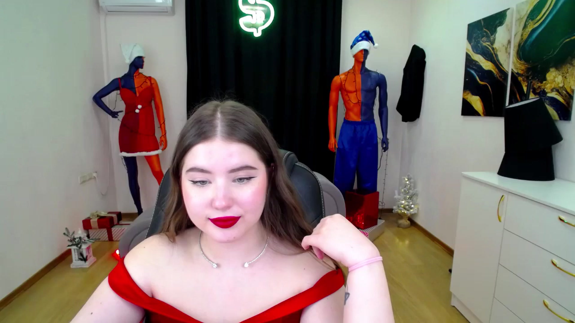 Gallery image thumbnail from AdmireMyEyes's myfreecams stream on, 12/24/2024, 08:44 image 11 of 20