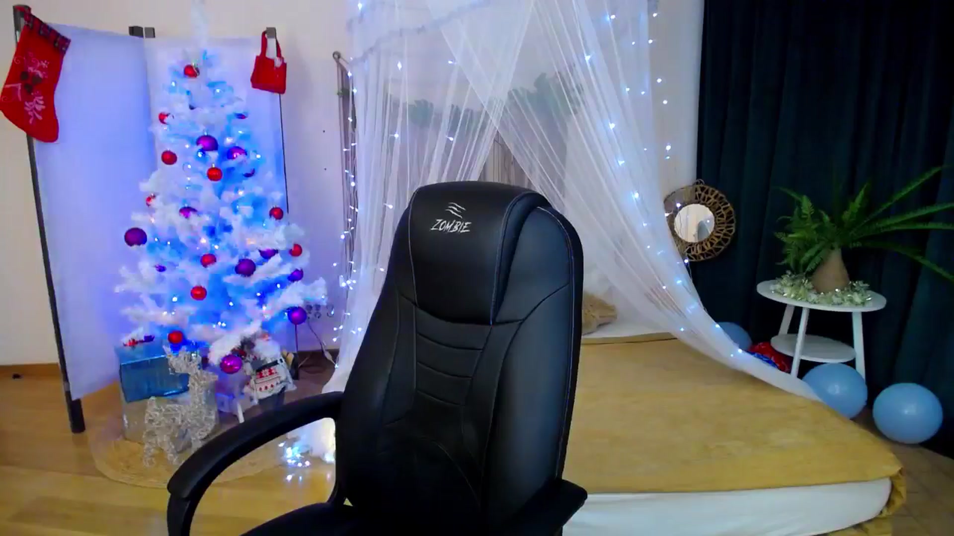 Gallery image thumbnail from AdmireMyEyes's myfreecams stream on, 12/25/2024, 09:33 image 7 of 20