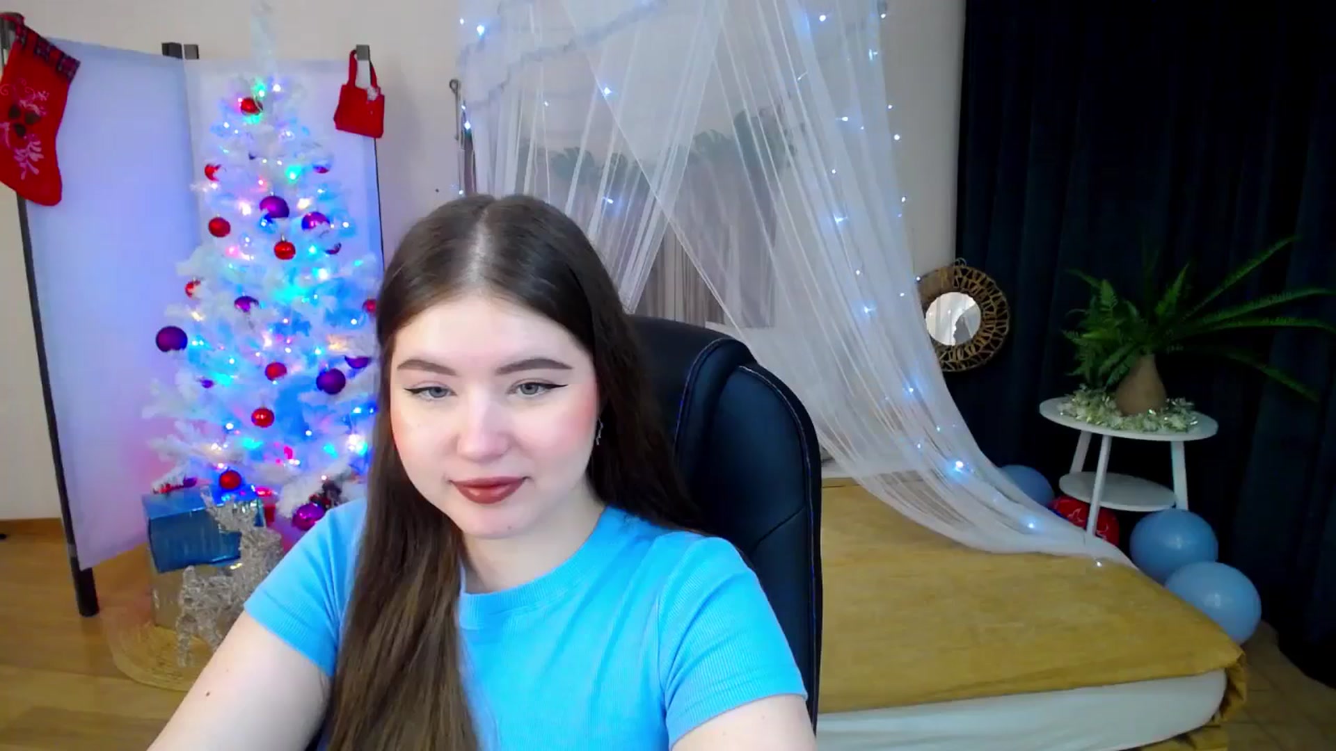 Gallery image thumbnail from AdmireMyEyes's myfreecams stream on, 12/26/2024, 18:37 image 11 of 20