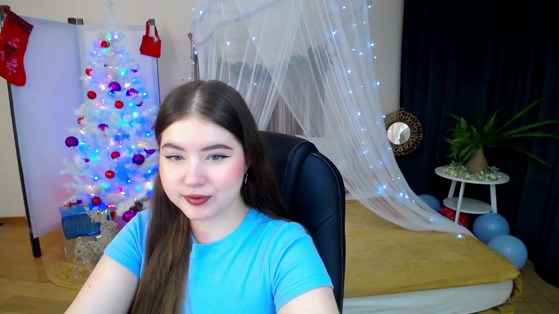 Gallery image thumbnail from AdmireMyEyes's myfreecams stream on, 12/26/2024, 18:37 image 5 of 20