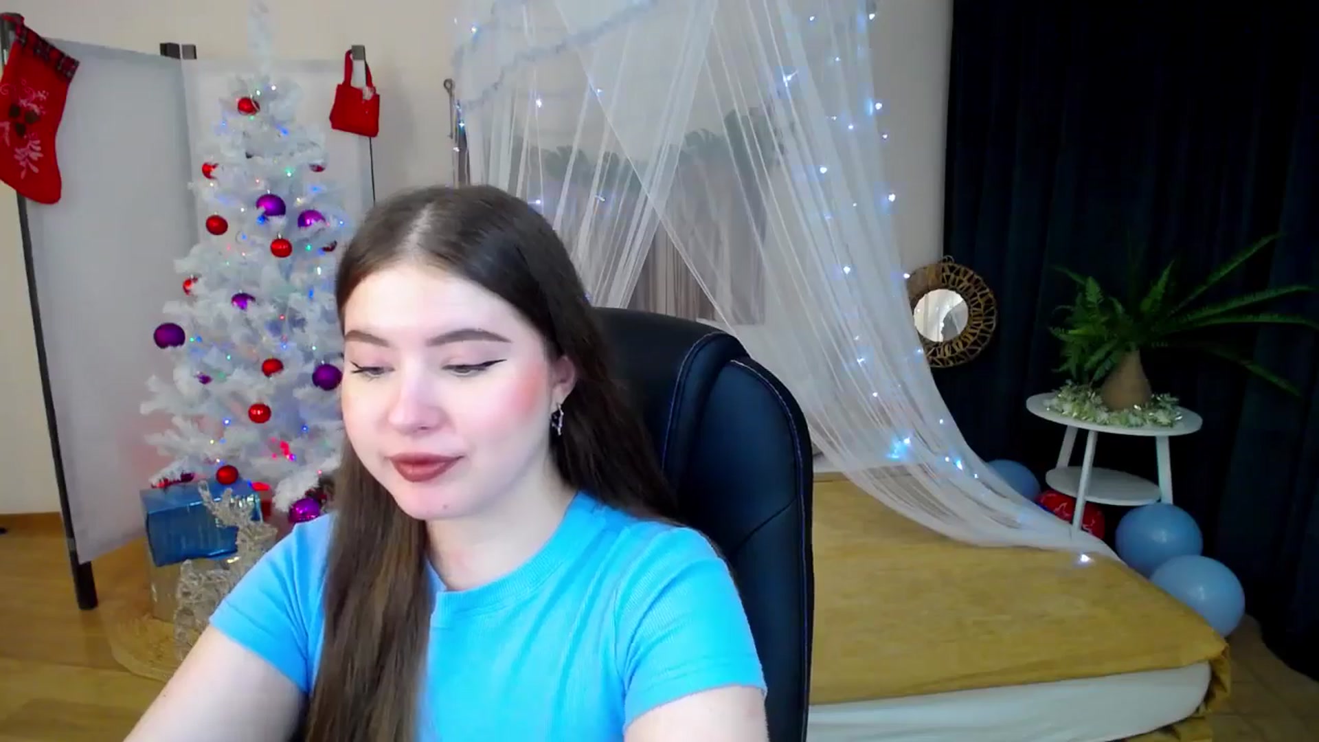 Gallery image thumbnail from AdmireMyEyes's myfreecams stream on, 12/26/2024, 18:37 image 6 of 20